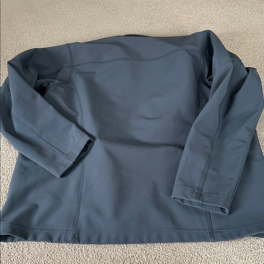 Patagonia full zip soft shell jacket - image 9